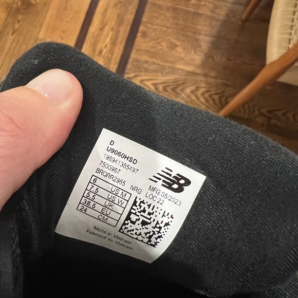 New Balance 9060 - Picture 7 of 7